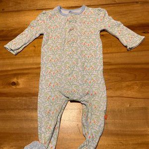 Magnetic Me by Magnificent Baby footed pajamas with magnetic closure, 12-18m